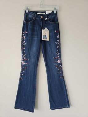 9th & Main Embroidered Flare Jeans 4 Med Wash NWT Boho Y2K